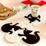 PYL-37937 BK-WH - ENTRECHATS silikonski podmetač za vruće/podmetači za čaše, 9.5 x 11 x 5 cm, crno-bijeli - Slika 2