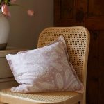 DEL2SHE06-101 Jastučnica Manon, 45 x 45 cm, roza - Slika 2